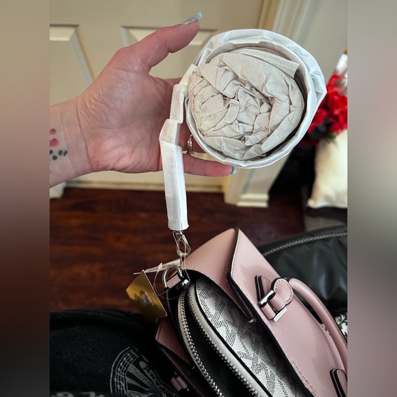 —SOLD— Michael kors 2 in 1 Daria - Picture 6 of 10